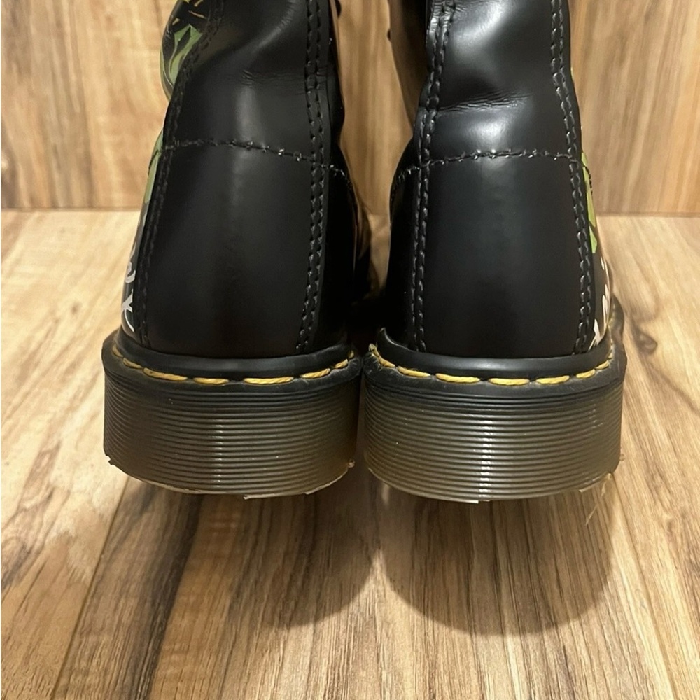 RARE Doc Marten graffiti 14 eye boots UK size 8 - Picture 6 of 11